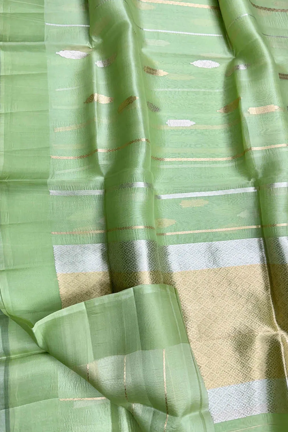 Elegant Green Banarasi Handloom Silk Saree