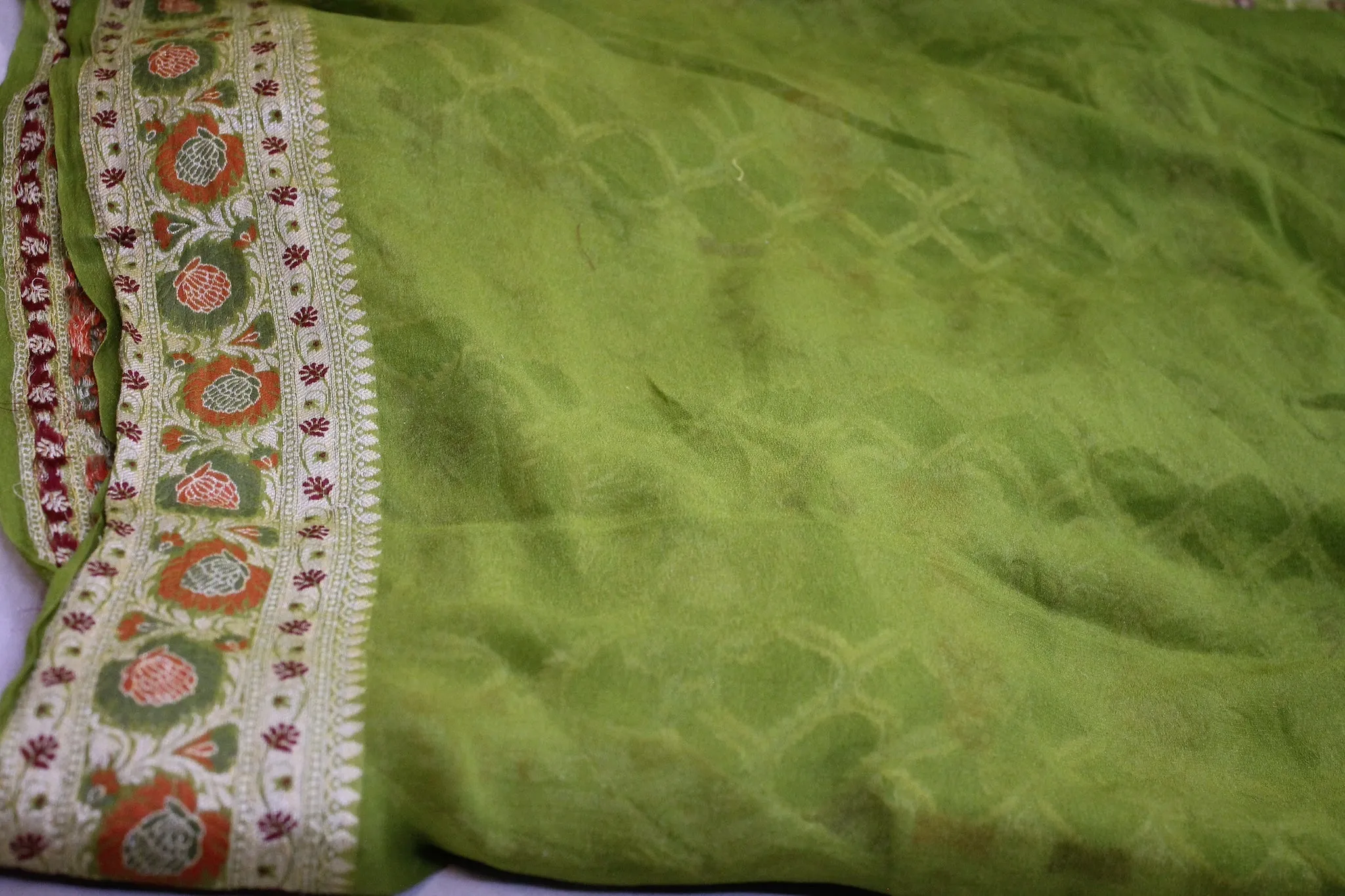 Natural Elegance: Leaf Green Jaal Tilfi Pure Khaddi Georgette Banarasi Sari